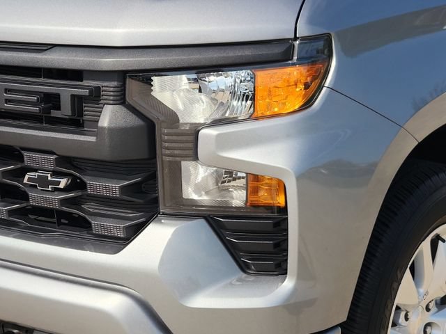 Used 2023 Chevrolet Silverado 1500 Custom AWD/4WD image 9