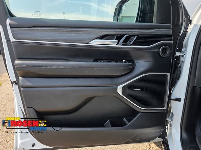 Used 2023 Jeep Wagoneer Series III w/ Preferred Equipment Group AWD/4WD image 5
