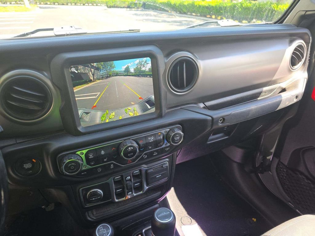 Used 2021 Jeep Gladiator Mojave AWD/4WD image 6