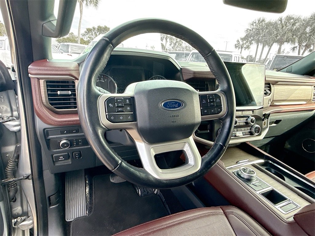 Used 2022 Ford Expedition Max Limited image 12