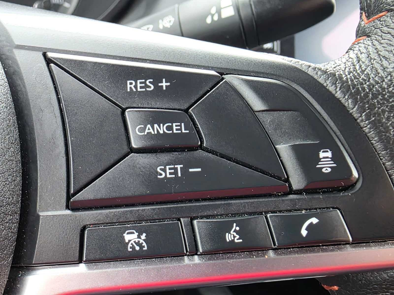 Used 2024 Nissan Versa SR FWD image 31