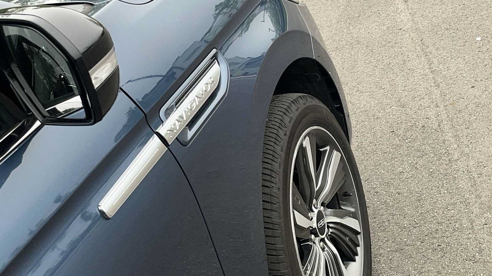 Used 2019 Lincoln Navigator Reserve AWD/4WD image 21