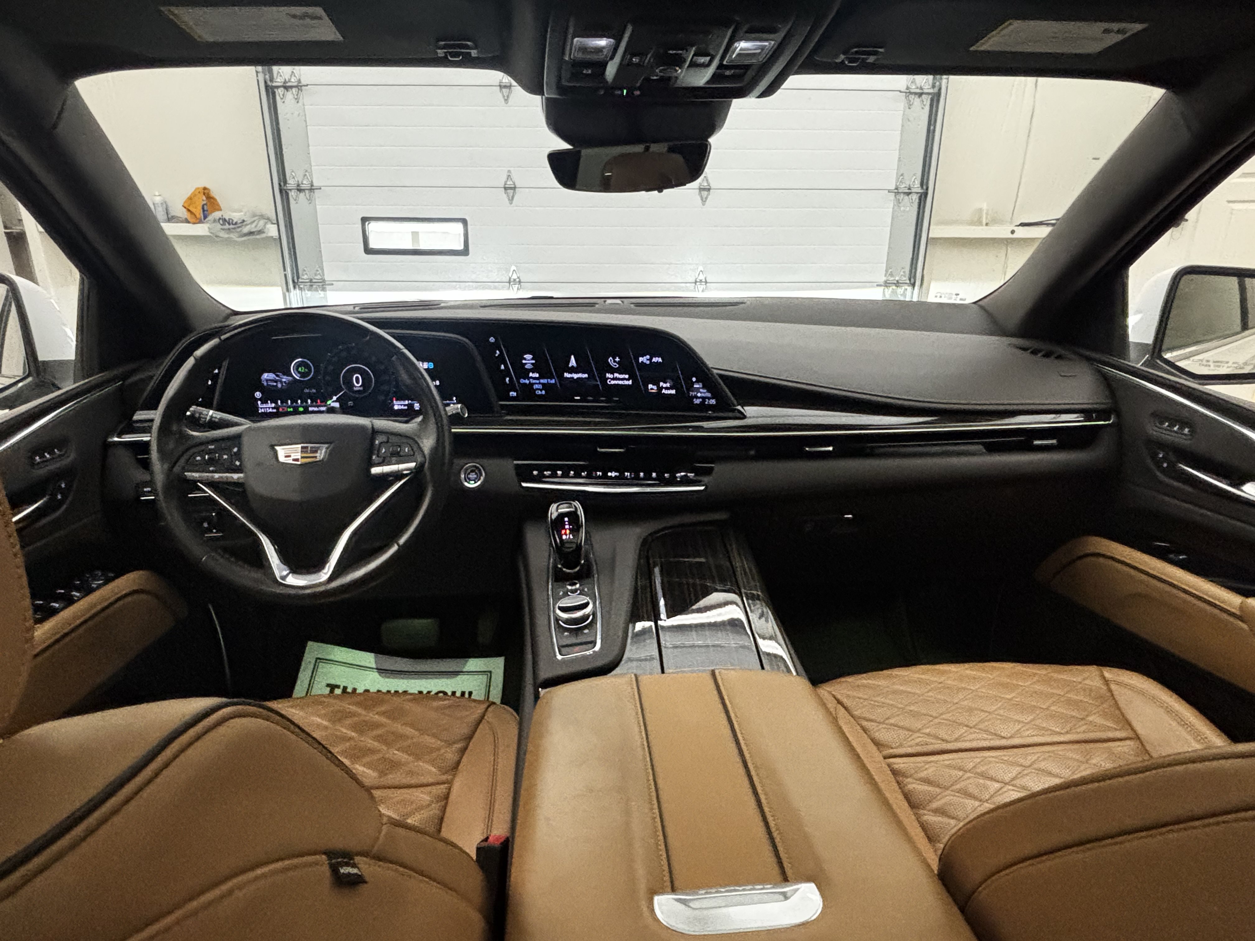 Used 2024 Cadillac Escalade Premium Luxury w/ Performance Package AWD/4WD image 12