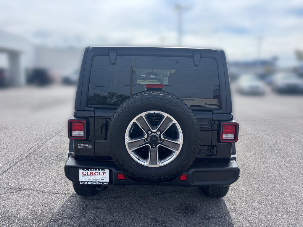 Used 2021 Jeep Wrangler Unlimited Sahara w/ Cold Weather Group AWD/4WD image 5
