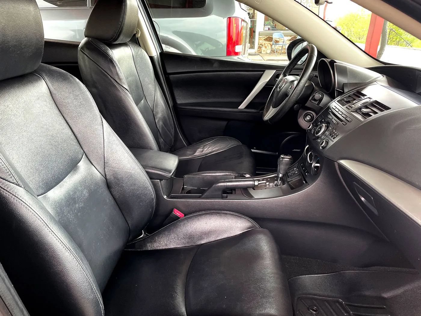 Used 2012 MAZDA MAZDA3 i Grand Touring w/ Tech Pkg FWD image 12