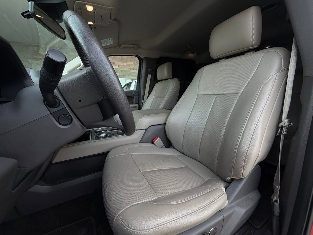 Used 2018 Ford Expedition XLT w/ Equipment Group 202A image 6