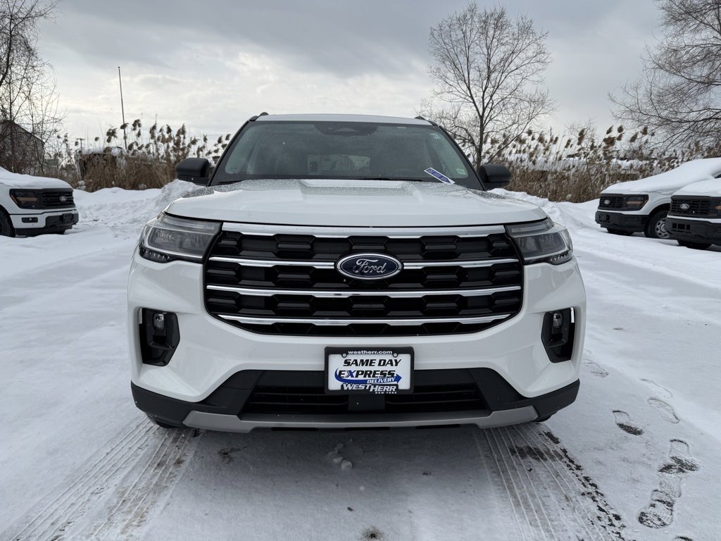 Used 2025 Ford Explorer Active w/ Active Comfort Package image 17