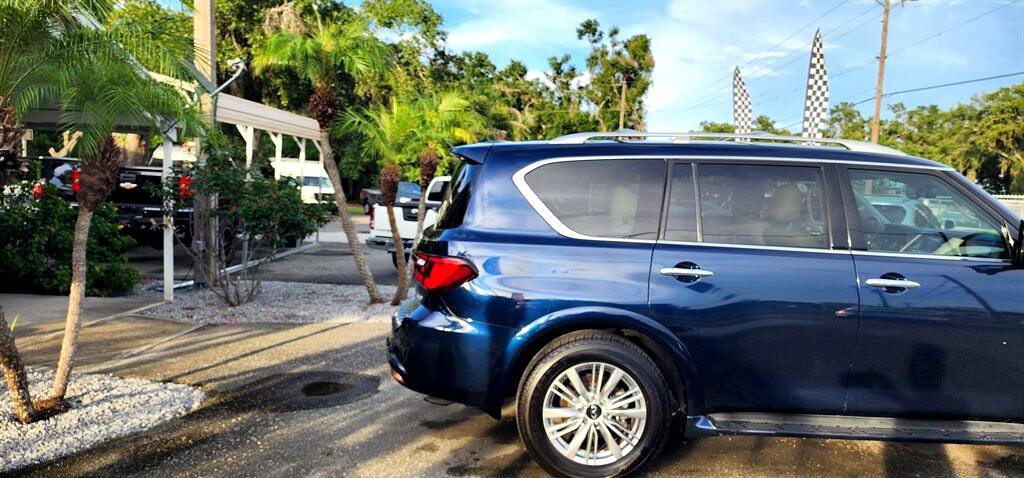 Used 2018 INFINITI QX80 Signature Edition w/ All Season Package image 9