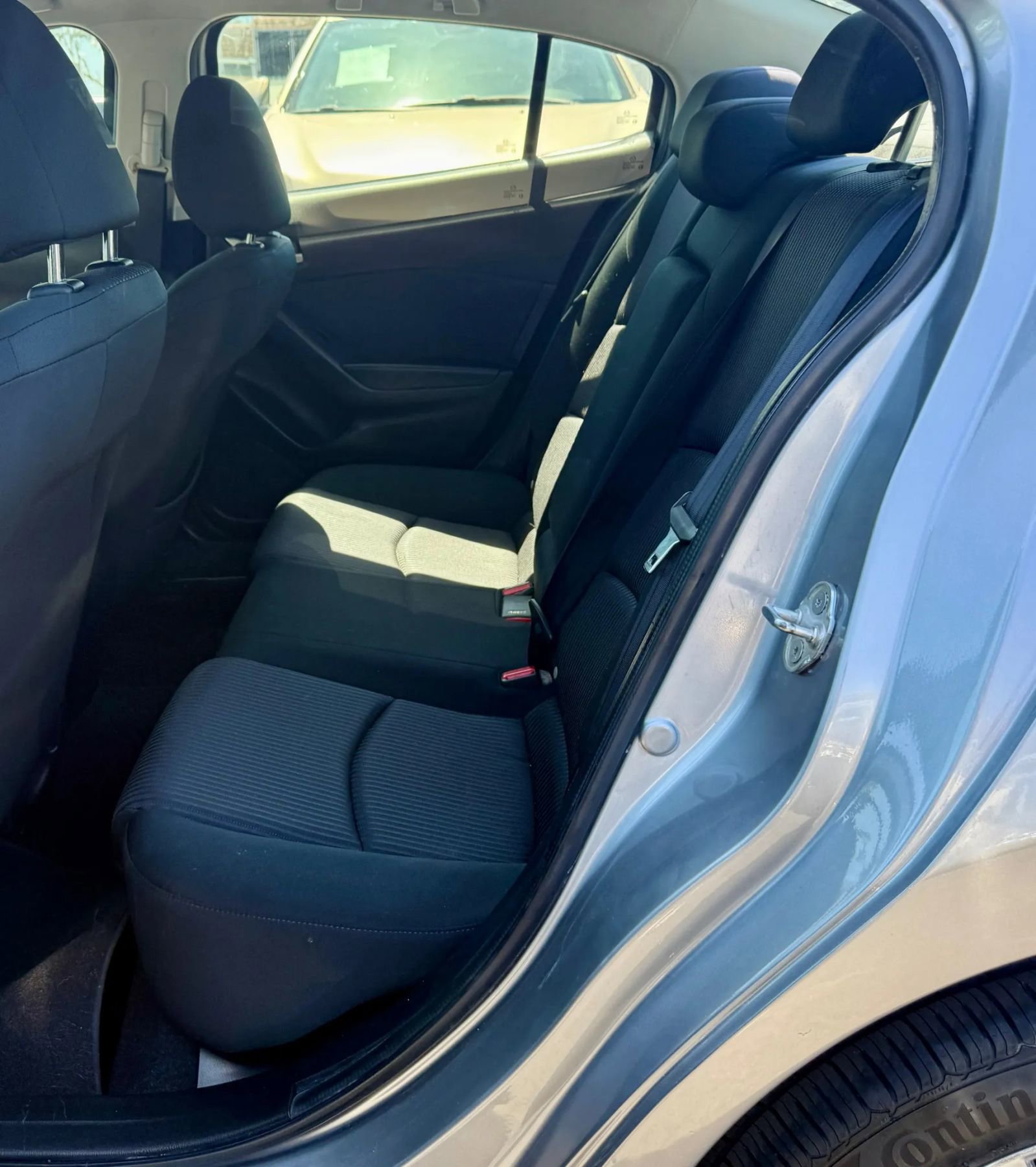 Used 2015 MAZDA MAZDA3 i Touring image 9