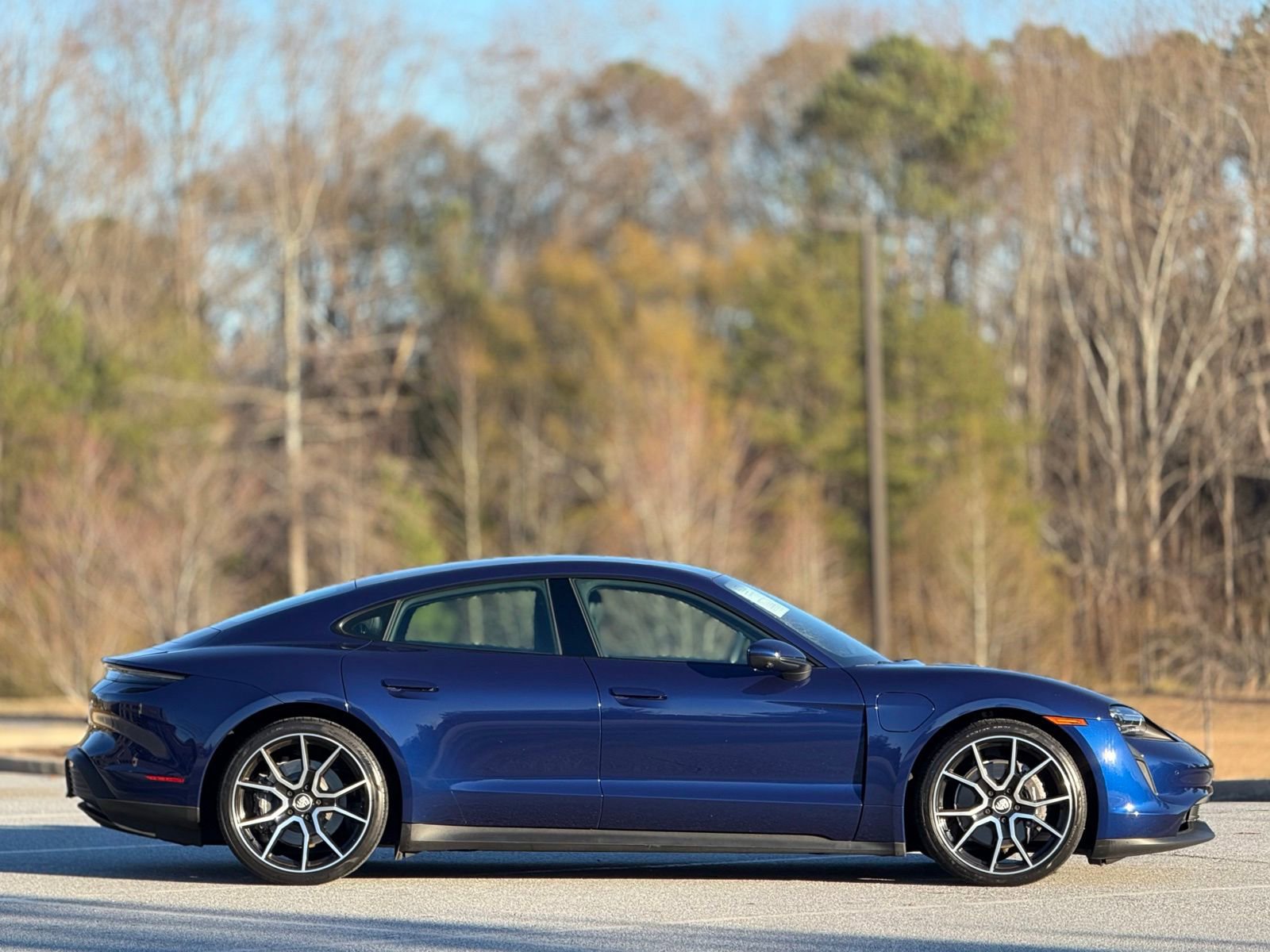 Used 2022 Porsche Taycan Base image 11