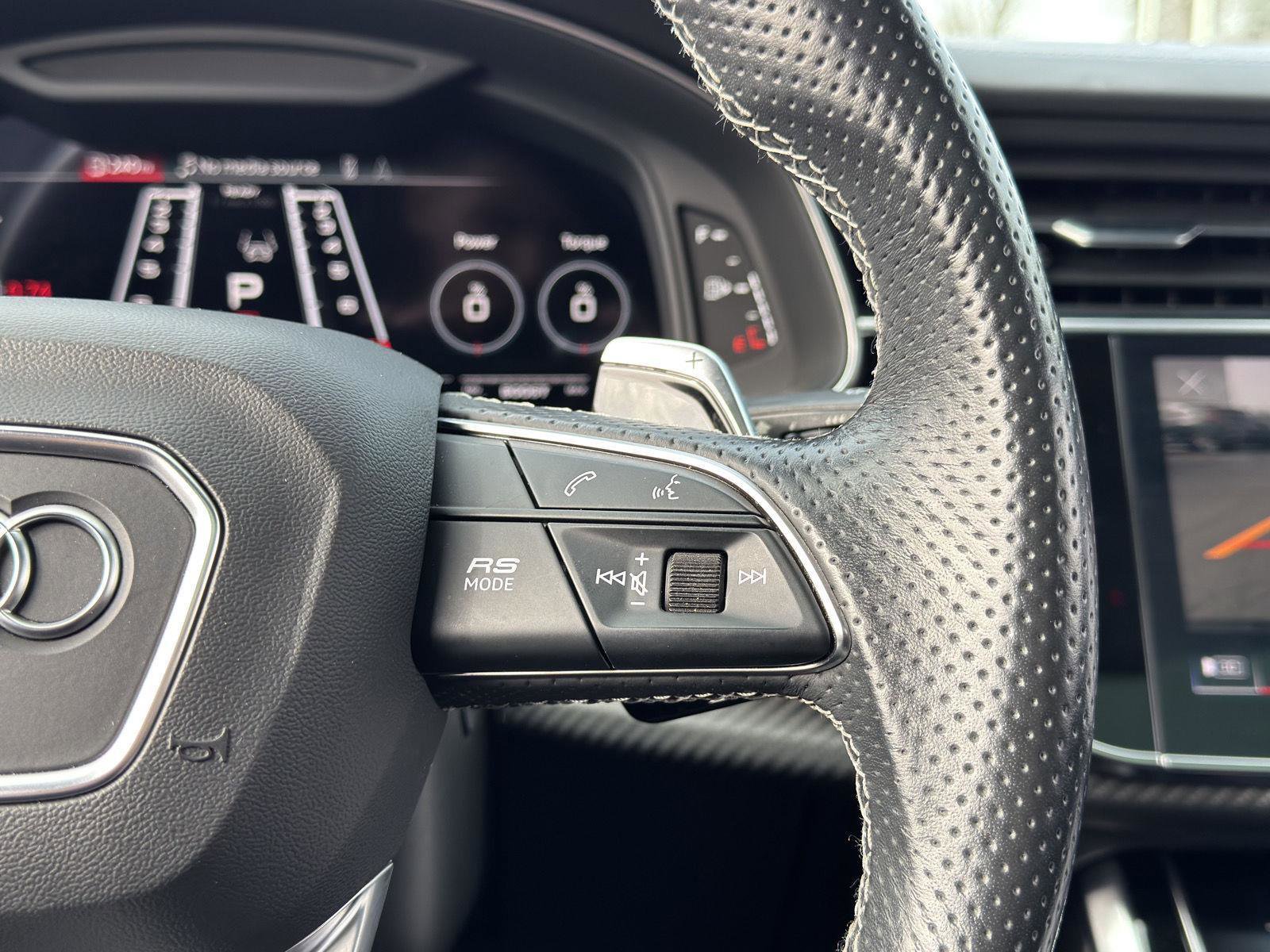 Used 2021 Audi RS Q8 w/ Black Optic Package image 32