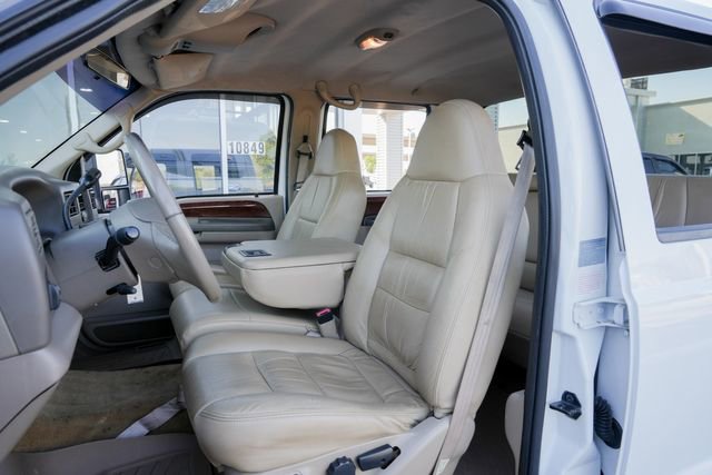 Used 2001 Ford F350 Lariat image 25