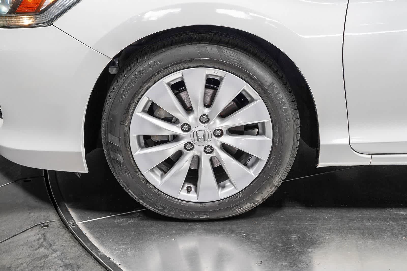 Used 2013 Honda Accord EX image 9