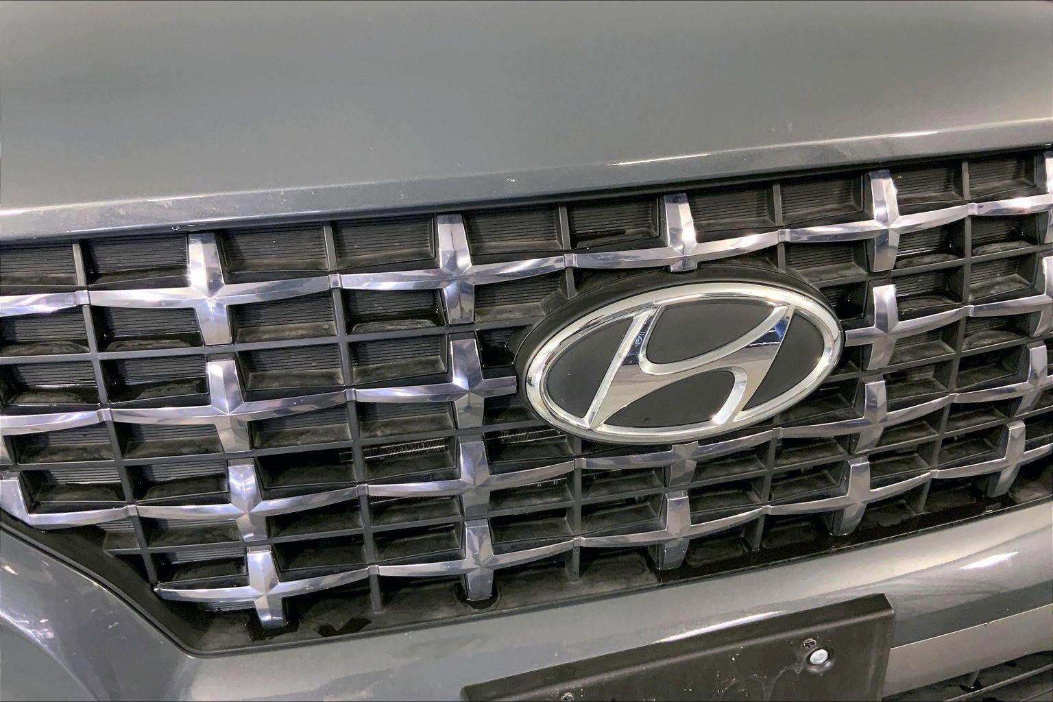 Used 2025 Hyundai Venue SEL FWD image 29