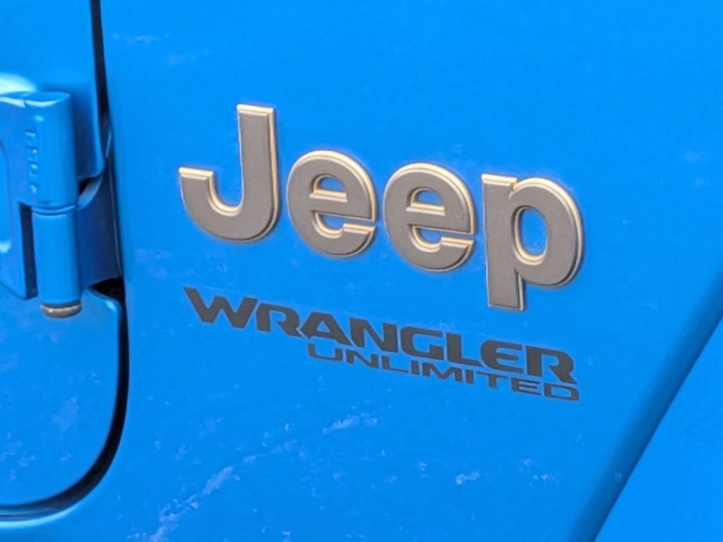 Used 2022 Jeep Wrangler Unlimited Rubicon w/ Xtreme Recon 35" Tire Package AWD/4WD image 13