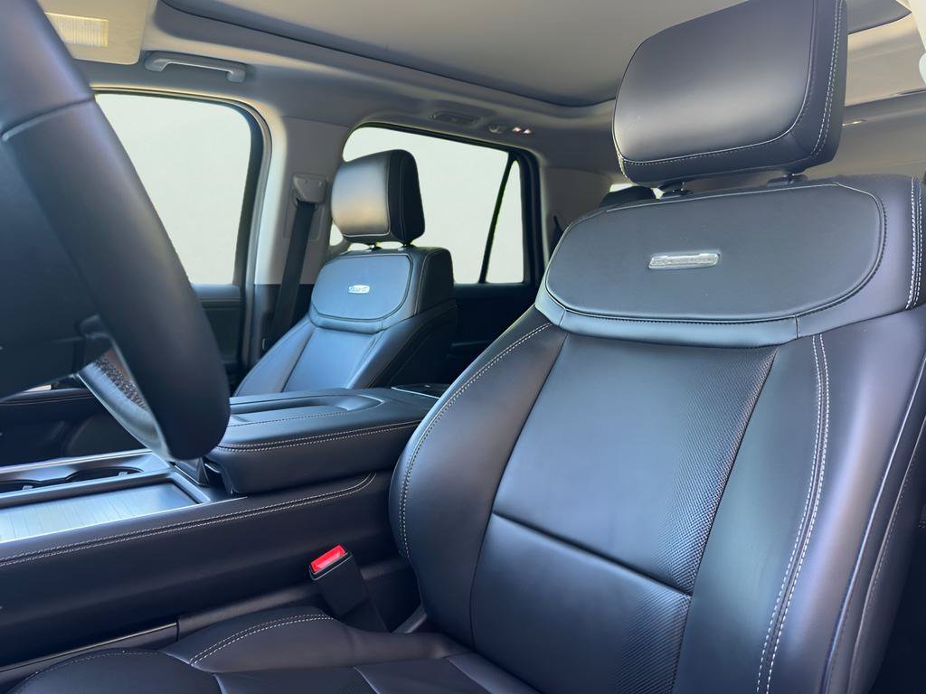 Used 2025 Ford Expedition Platinum AWD/4WD image 34