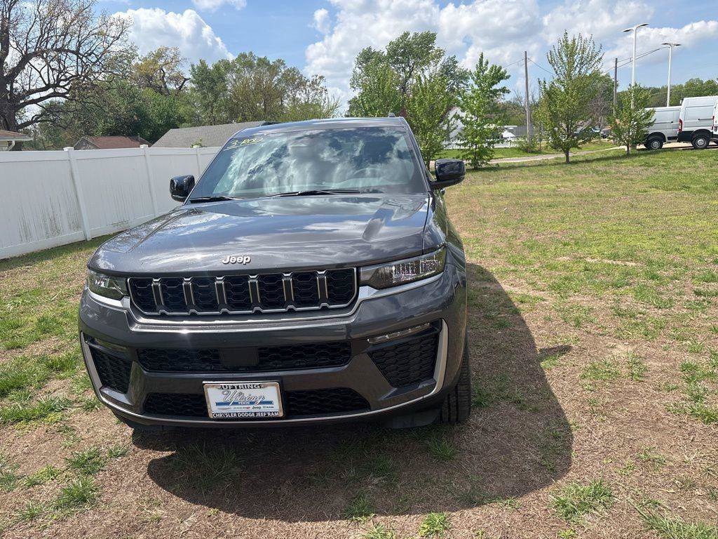 New 2026 Jeep Grand Cherokee L Limited AWD/4WD image 3