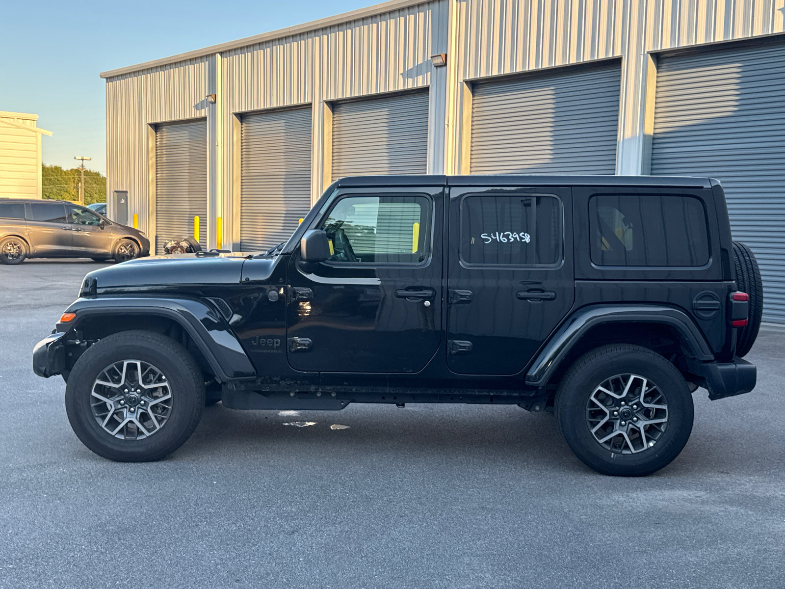 Used 2026 Jeep Wrangler Unlimited Sahara AWD/4WD image 8