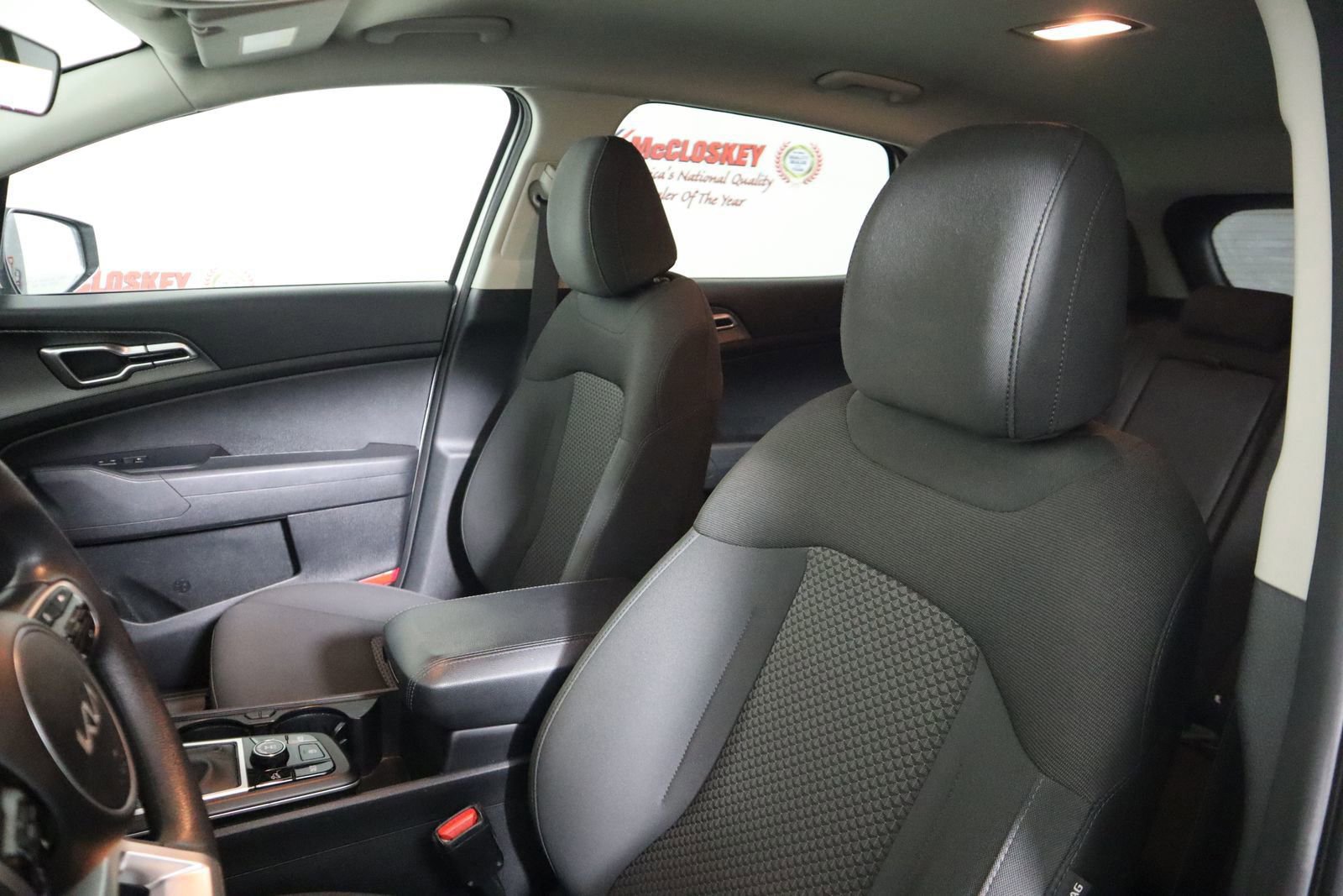 Used 2023 Kia Sportage LX image 31