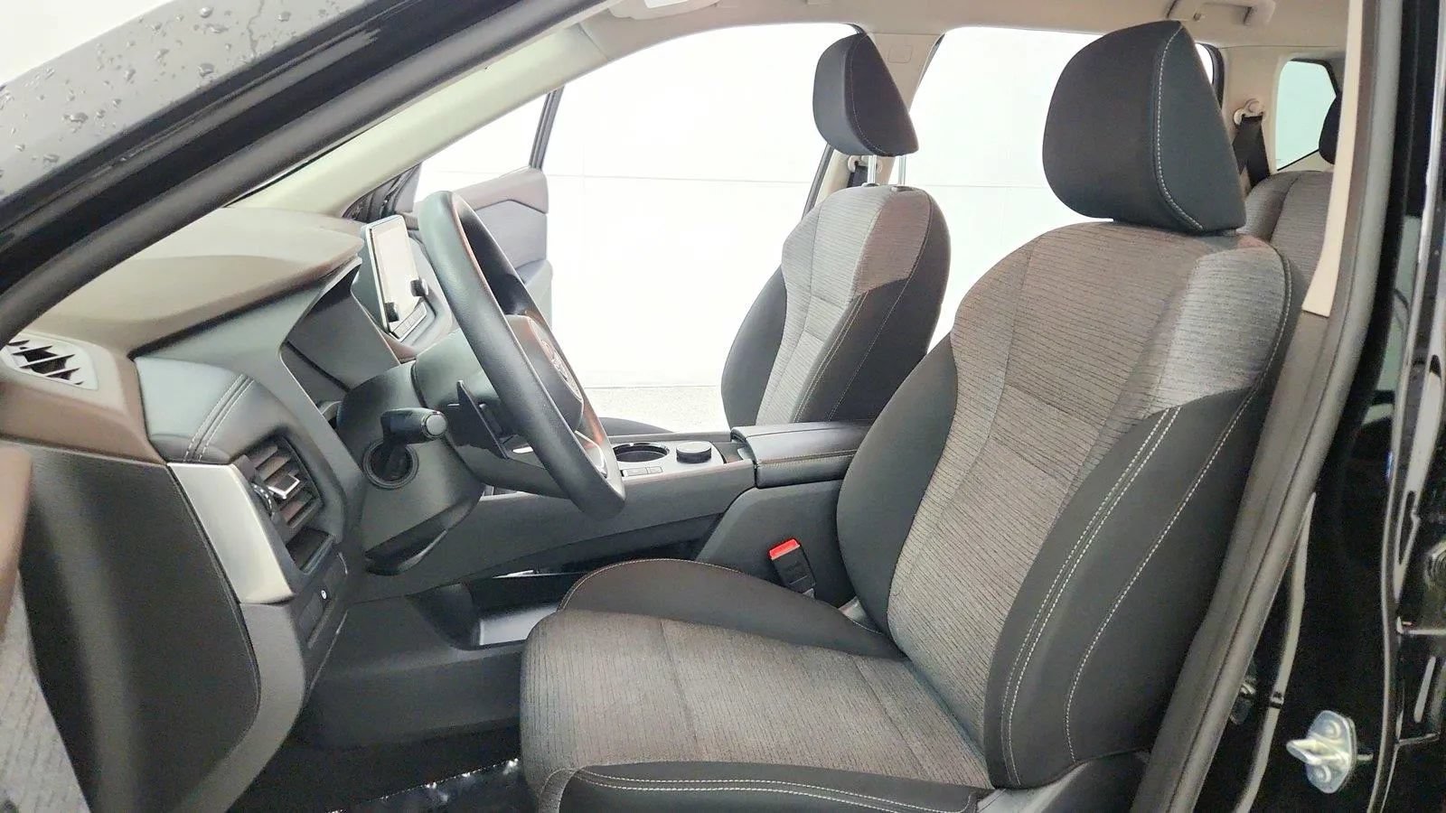 Used 2023 Nissan Rogue SV AWD/4WD image 19