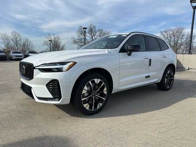 New 2026 Volvo XC60 B5 Plus w/ Climate Package image 3