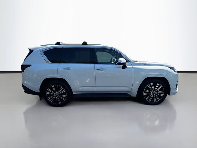 Used 2025 Lexus LX 600 4WD w/ Accessory Package (2T) image 8