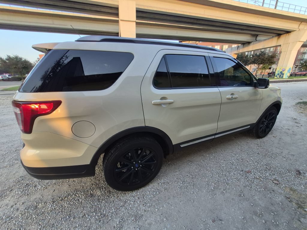 Used 2018 Ford Explorer XLT w/ Equipment Group 202A FWD image 5