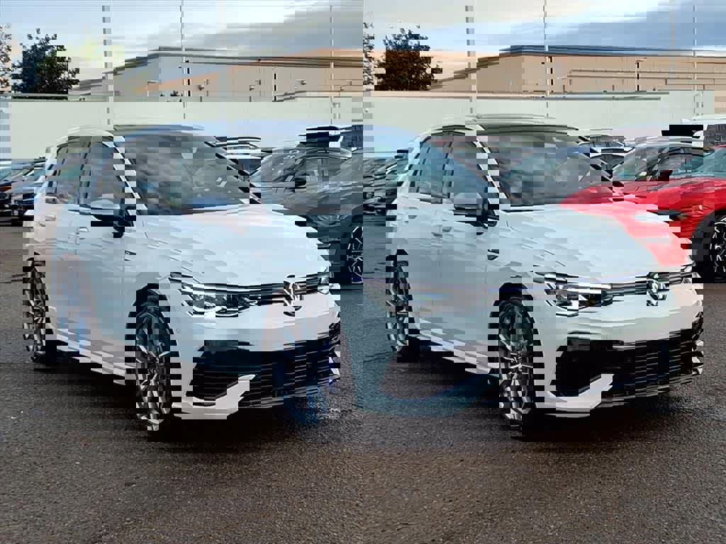 Used 2024 Volkswagen Golf R image 3