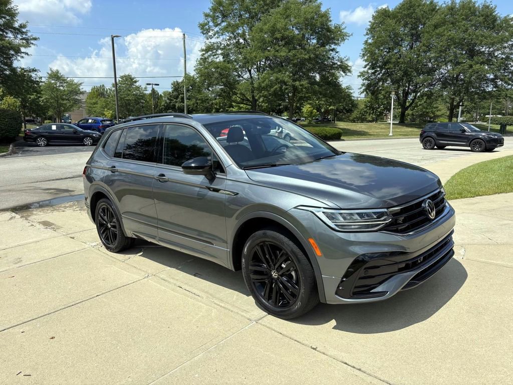 Used 2022 Volkswagen Tiguan SE R-Line