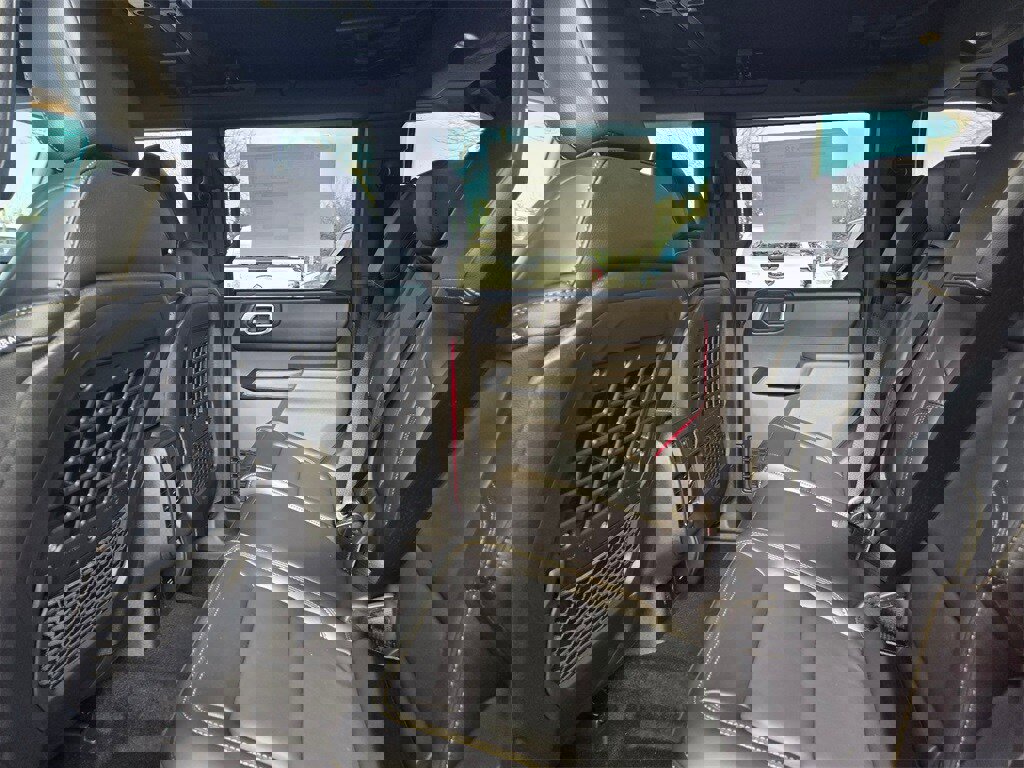 New 2025 Ford Bronco Badlands image 10