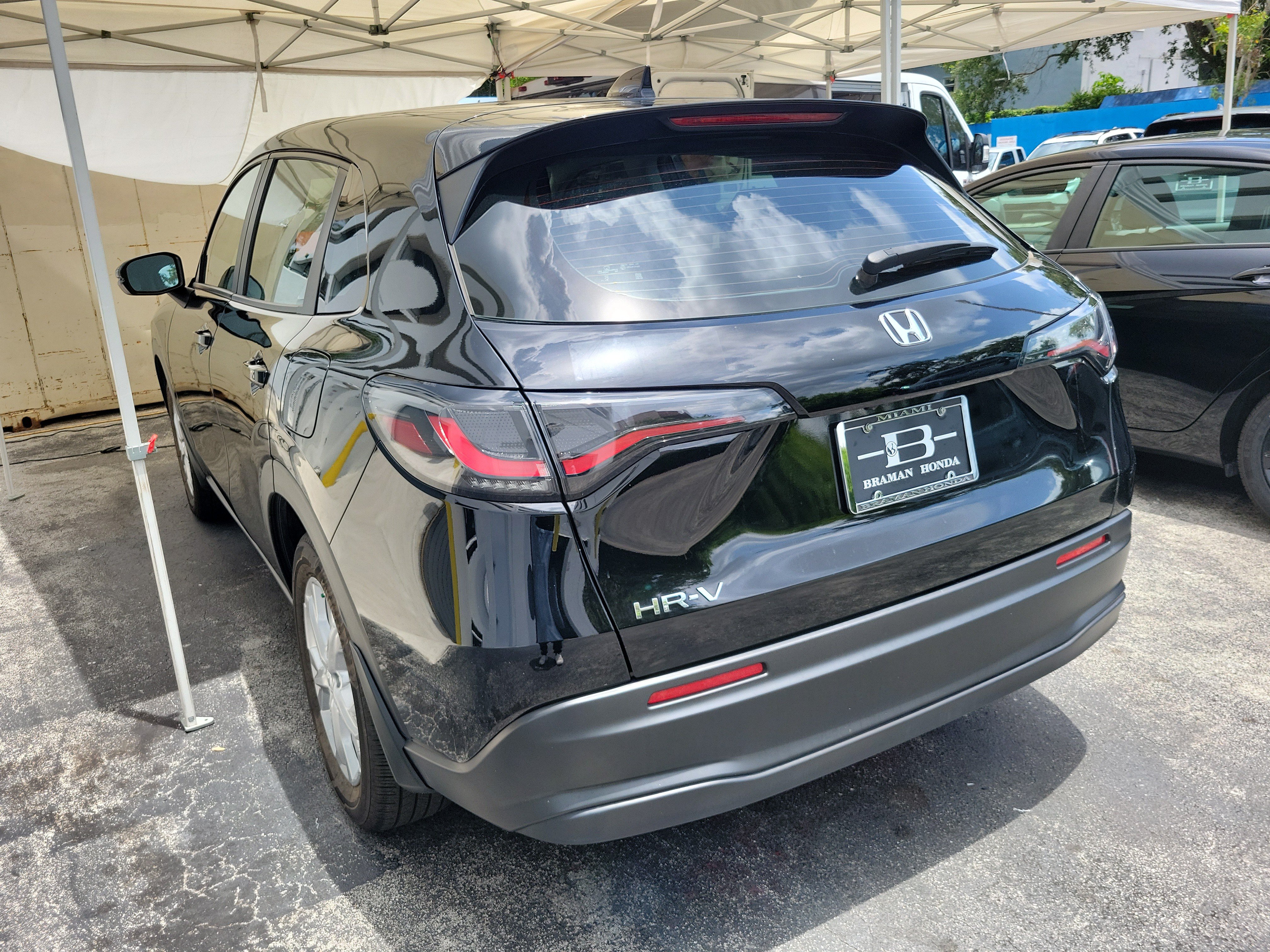 Certified 2025 Honda HR-V LX image 4