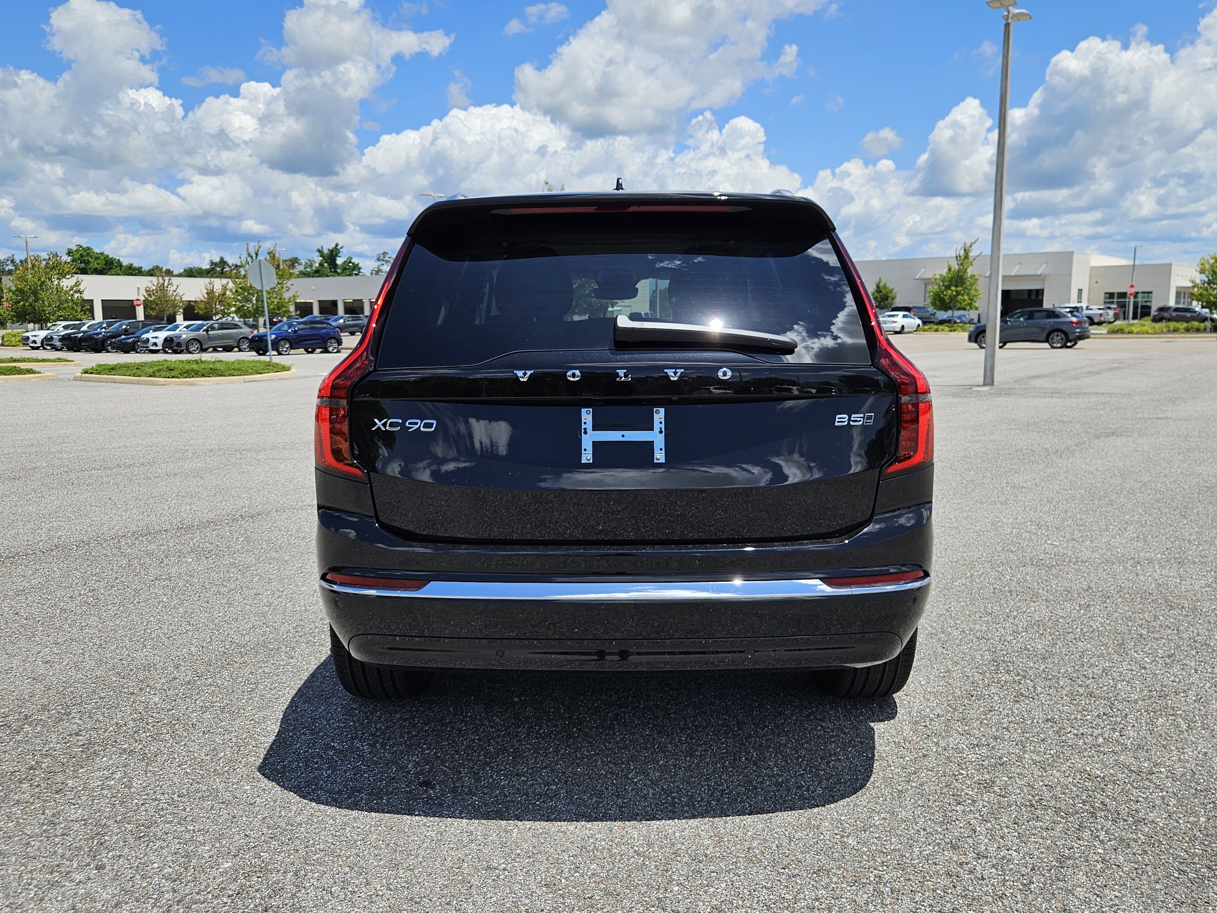 New 2026 Volvo XC90 B5 Core w/ Protection Package image 6