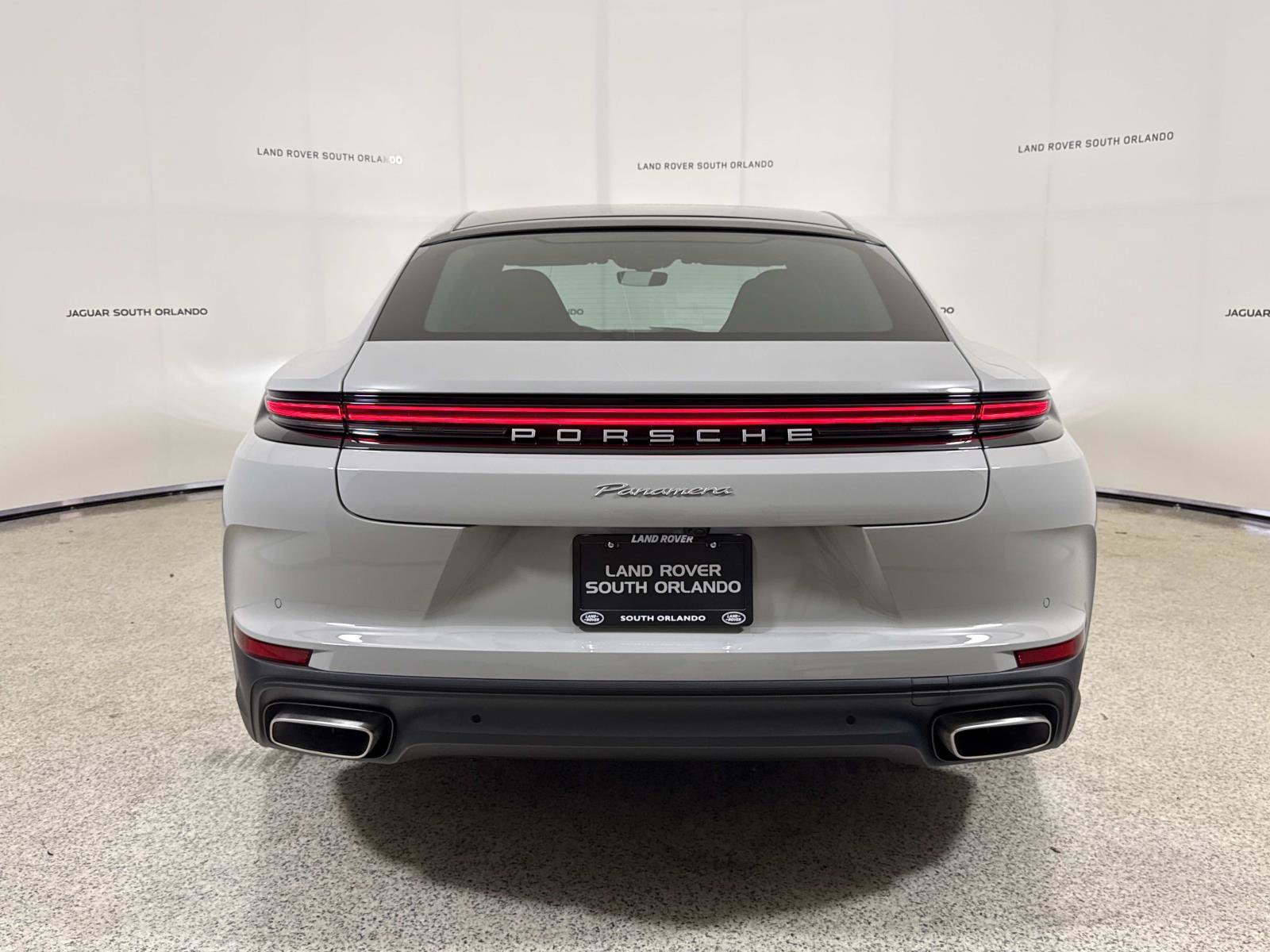 Used 2025 Porsche Panamera RWD image 4