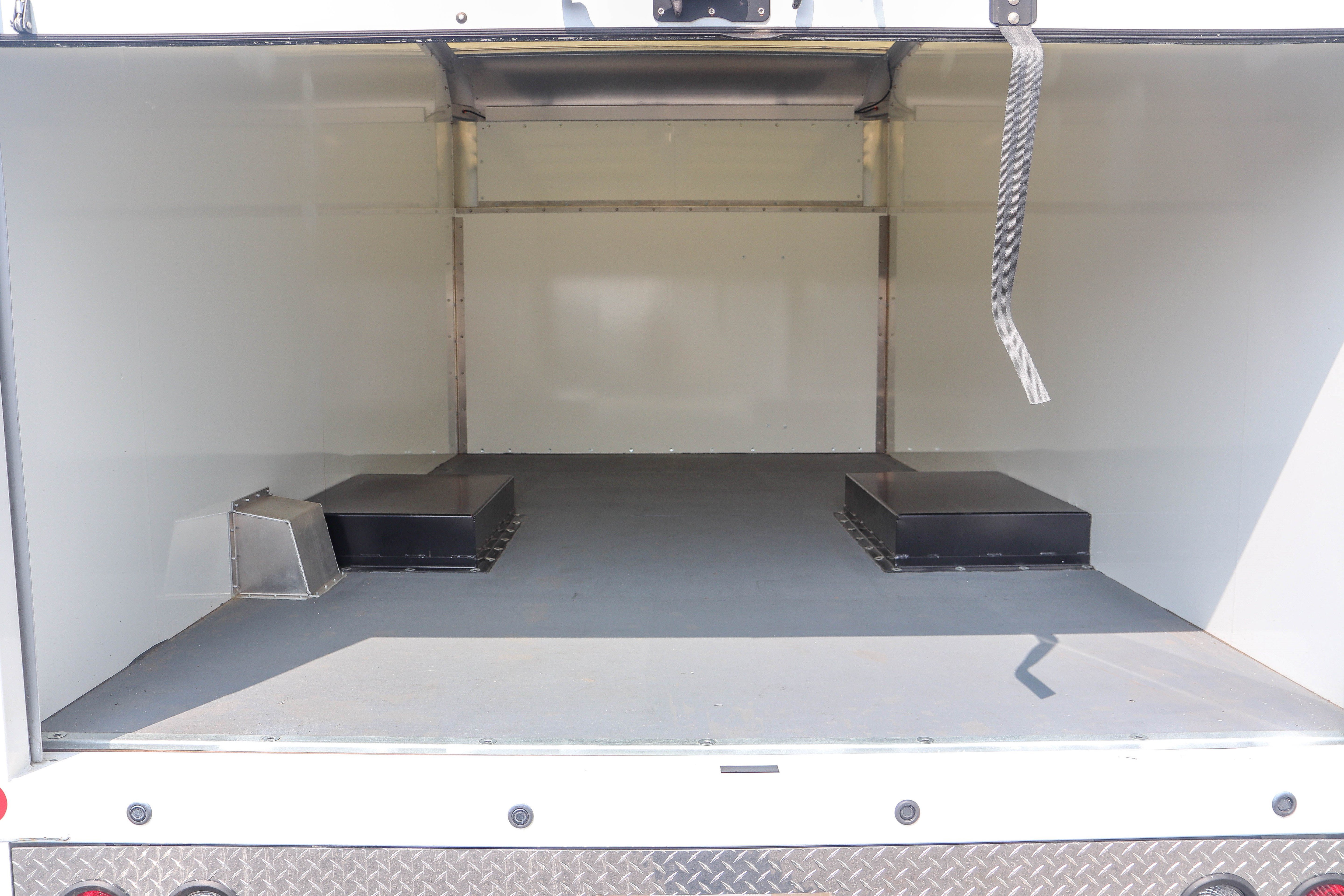 Used 2024 Ford E-450 and Econoline 450 Super Duty w/ Driver's Safety Package RWD image 10