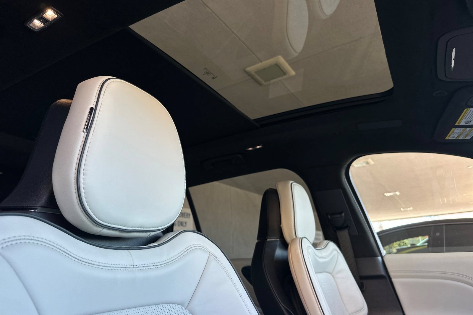 New 2026 Lincoln Aviator Black Label w/ Jet Appearance Package AWD/4WD image 17