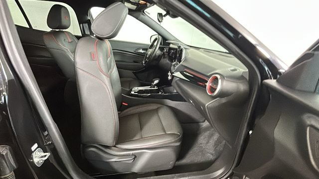 Used 2024 Chevrolet Trax RS w/ Driver Confidence Package FWD image 30