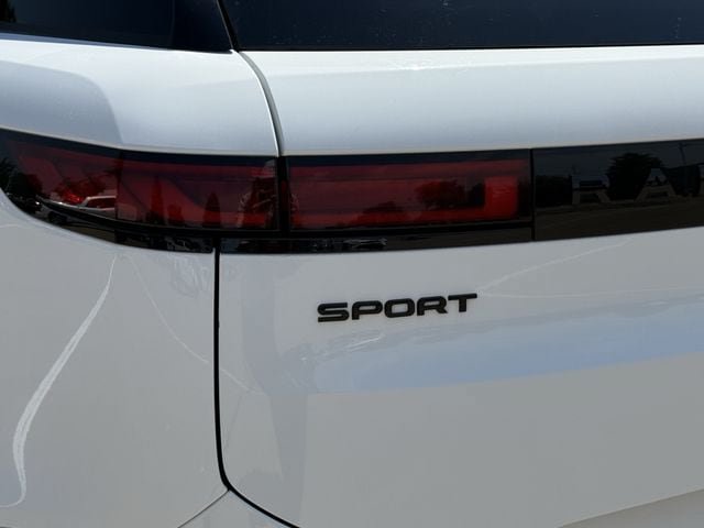 Used 2024 Land Rover Range Rover Sport Dynamic SE AWD/4WD image 7