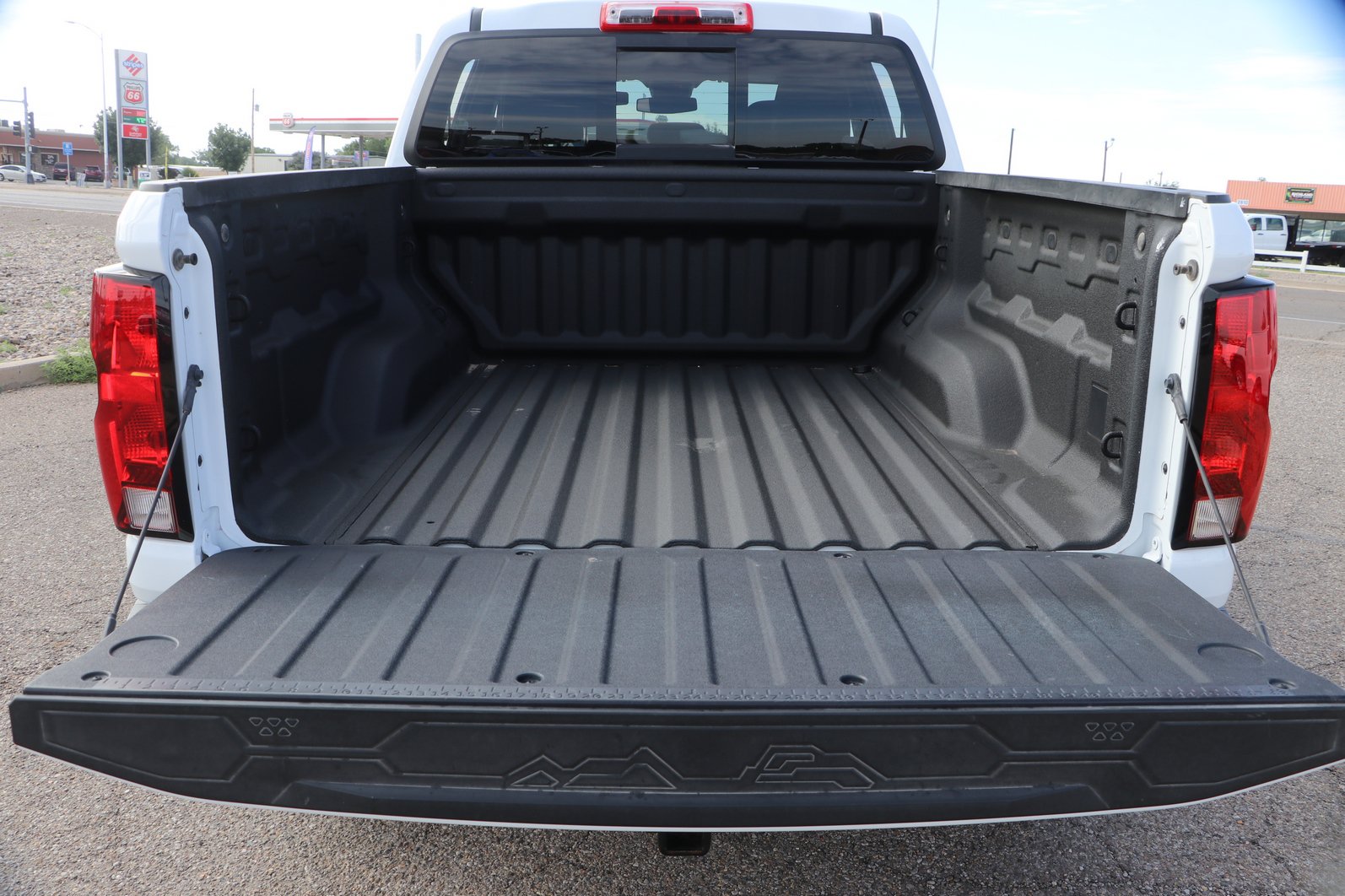 Used 2025 Chevrolet Colorado W/T w/ Advanced Trailering Package RWD image 30