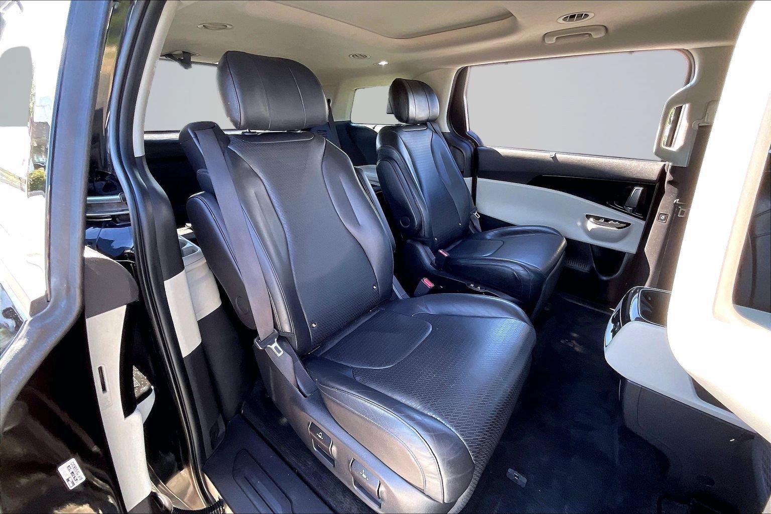 Used 2023 Kia Carnival SX Prestige FWD image 27