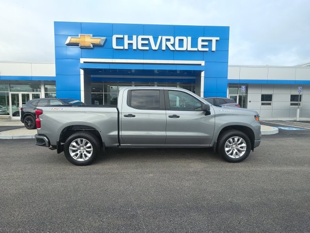 Used 2026 Chevrolet Silverado 1500 Custom AWD/4WD image 2