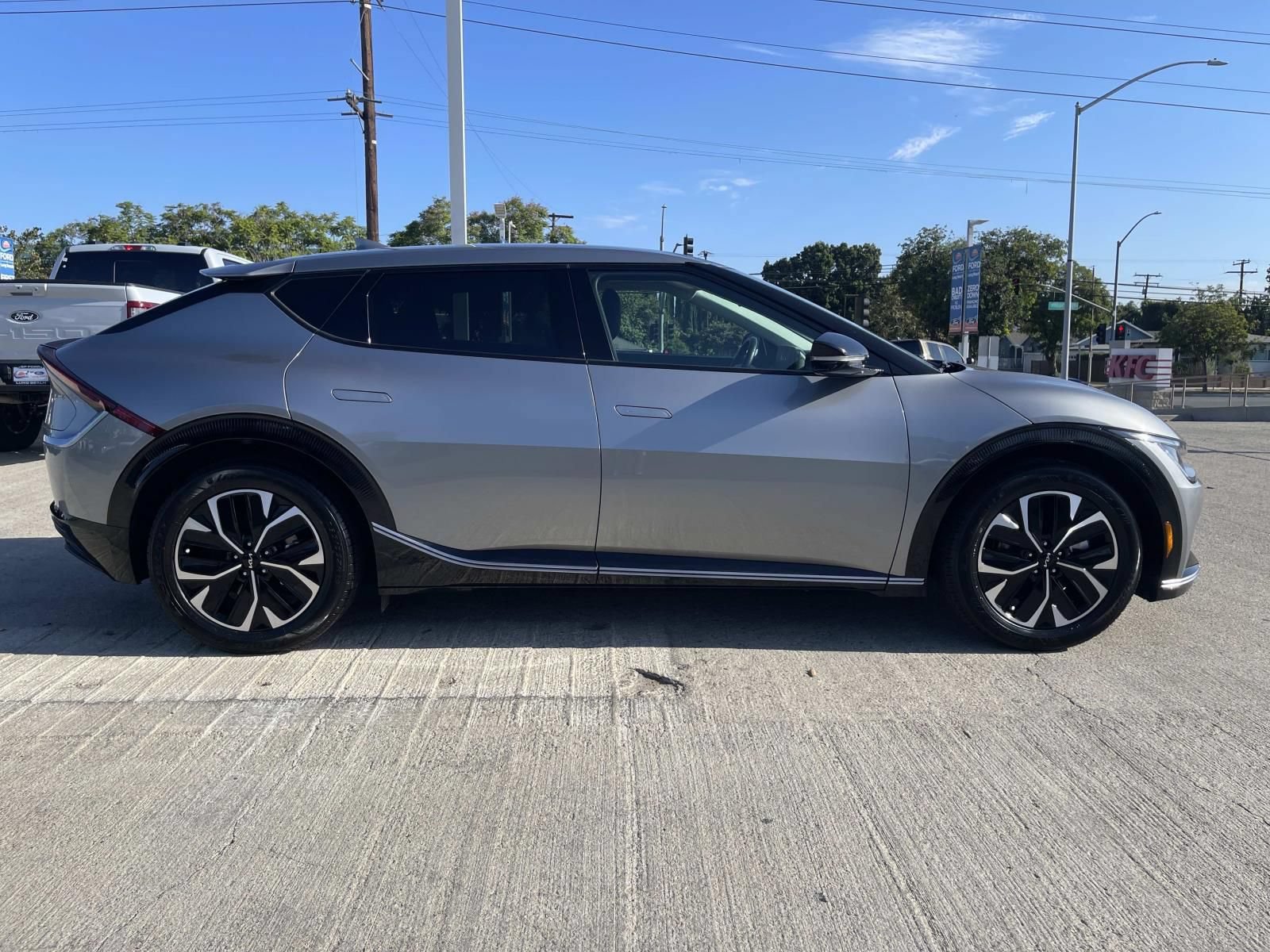 Used 2024 Kia EV6 Wind RWD image 2