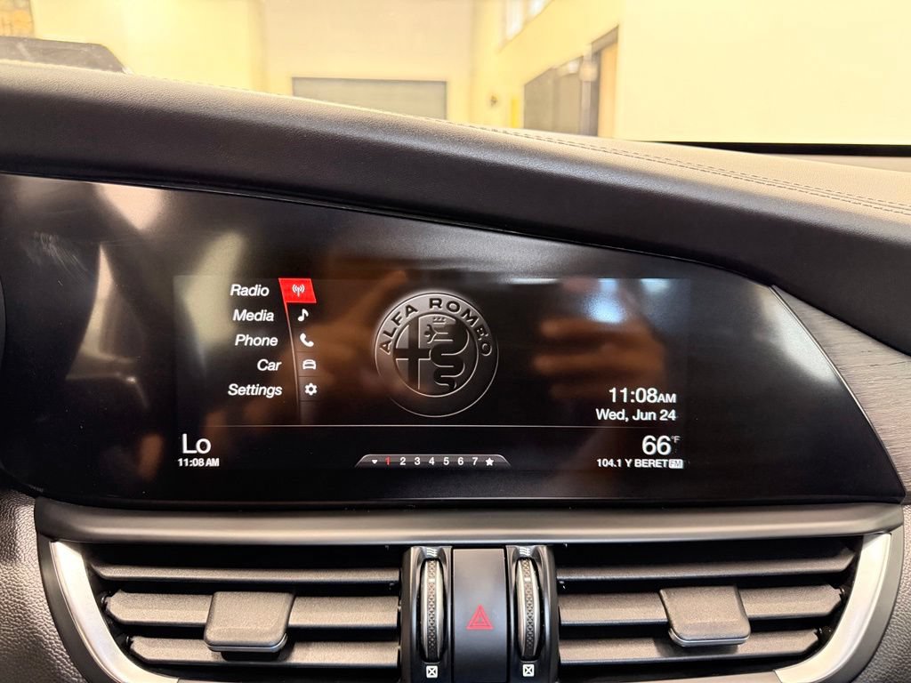 Used 2019 Alfa Romeo Giulia Ti w/ Quick Order Package 22X Lusso AWD/4WD image 16