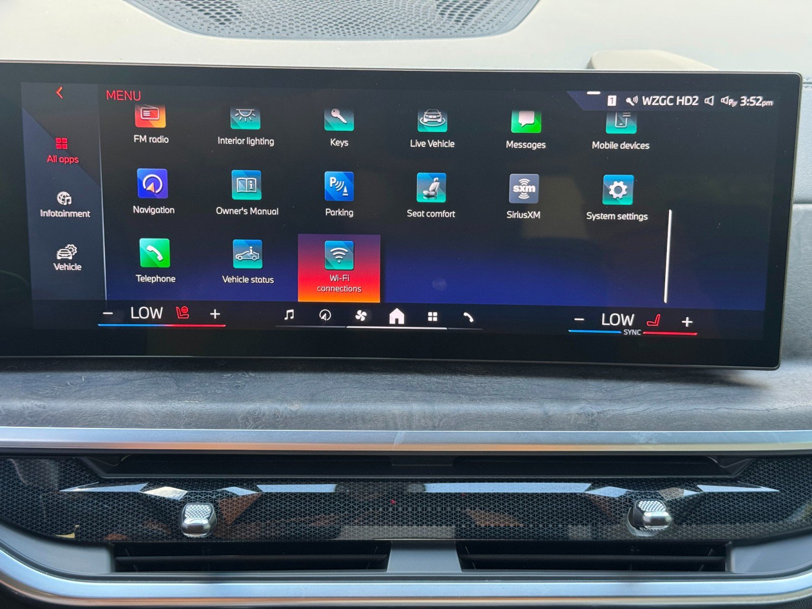 Used 2024 BMW X5 xDrive50e w/ M Sport Package AWD/4WD image 30