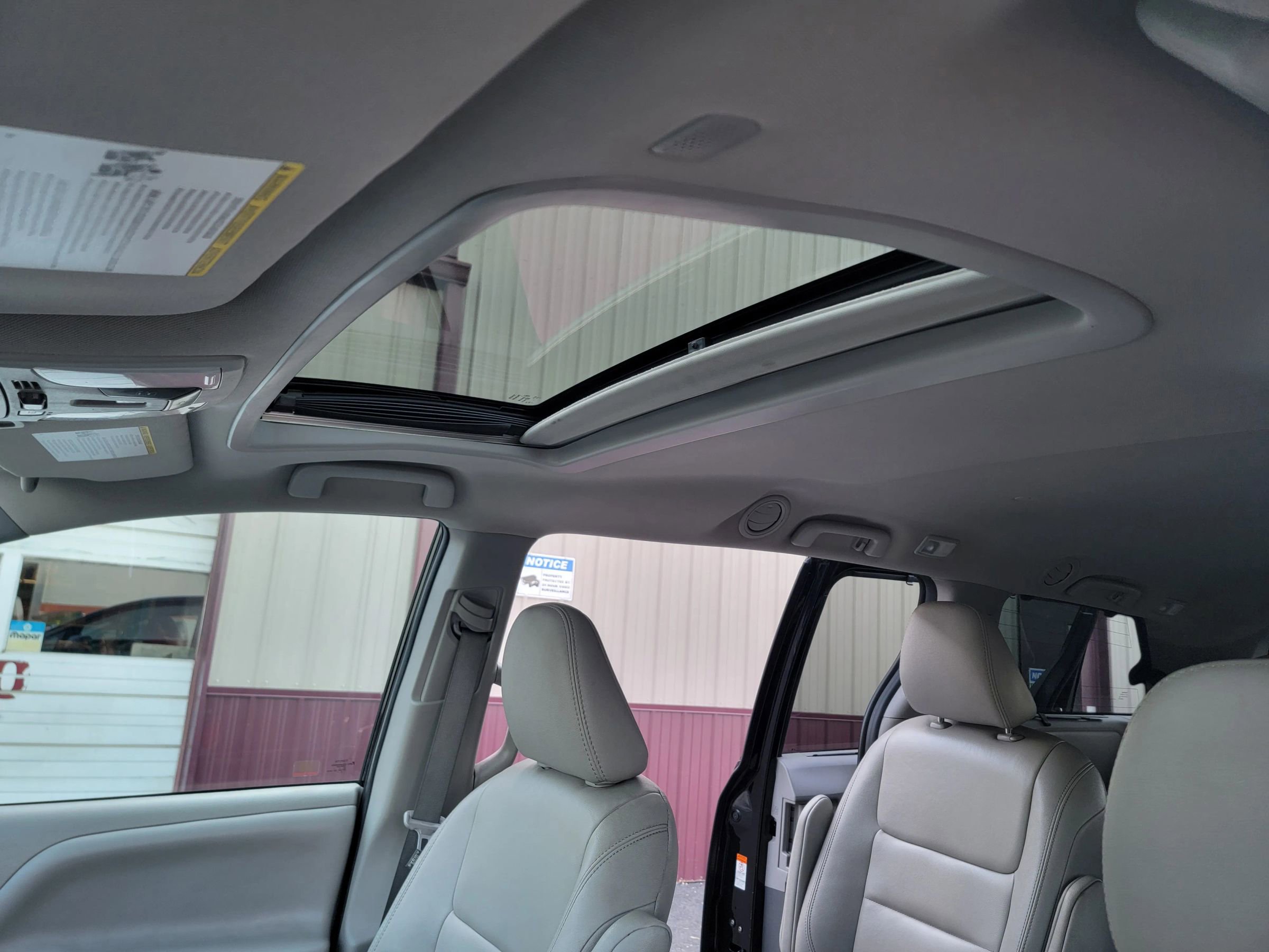 Used 2020 Toyota Sienna XLE w/ XLE Navigation Package AWD/4WD image 26