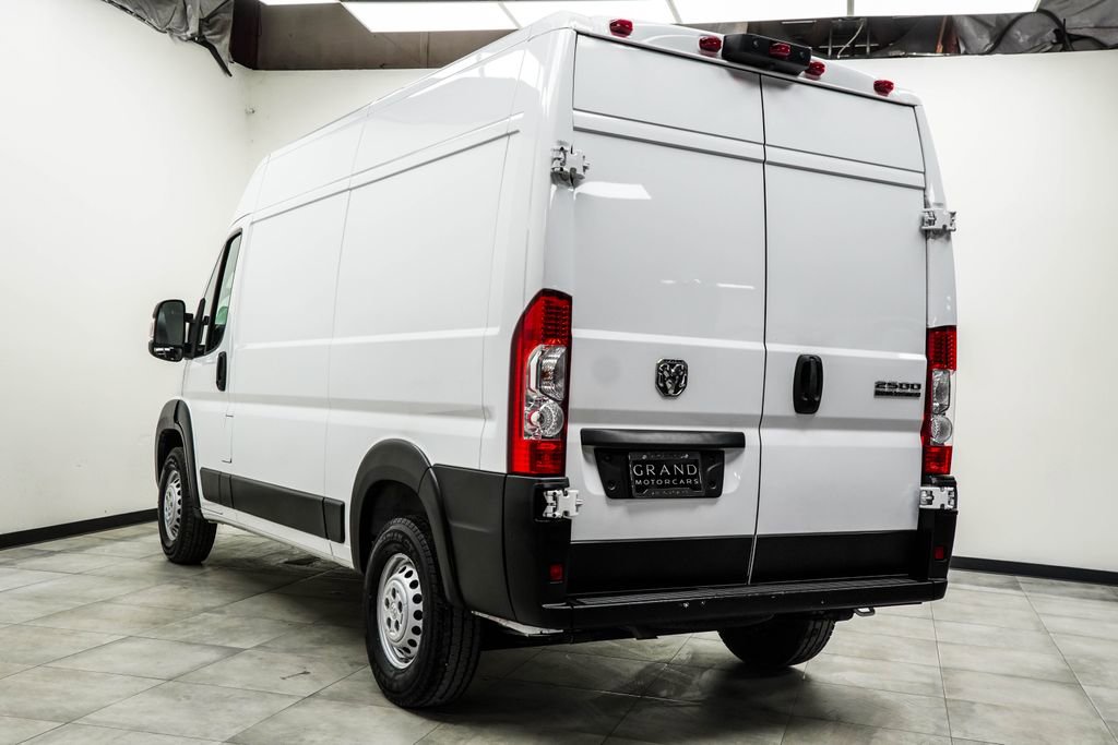 Used 2025 RAM ProMaster 2500 w/ Convenience Group FWD image 9
