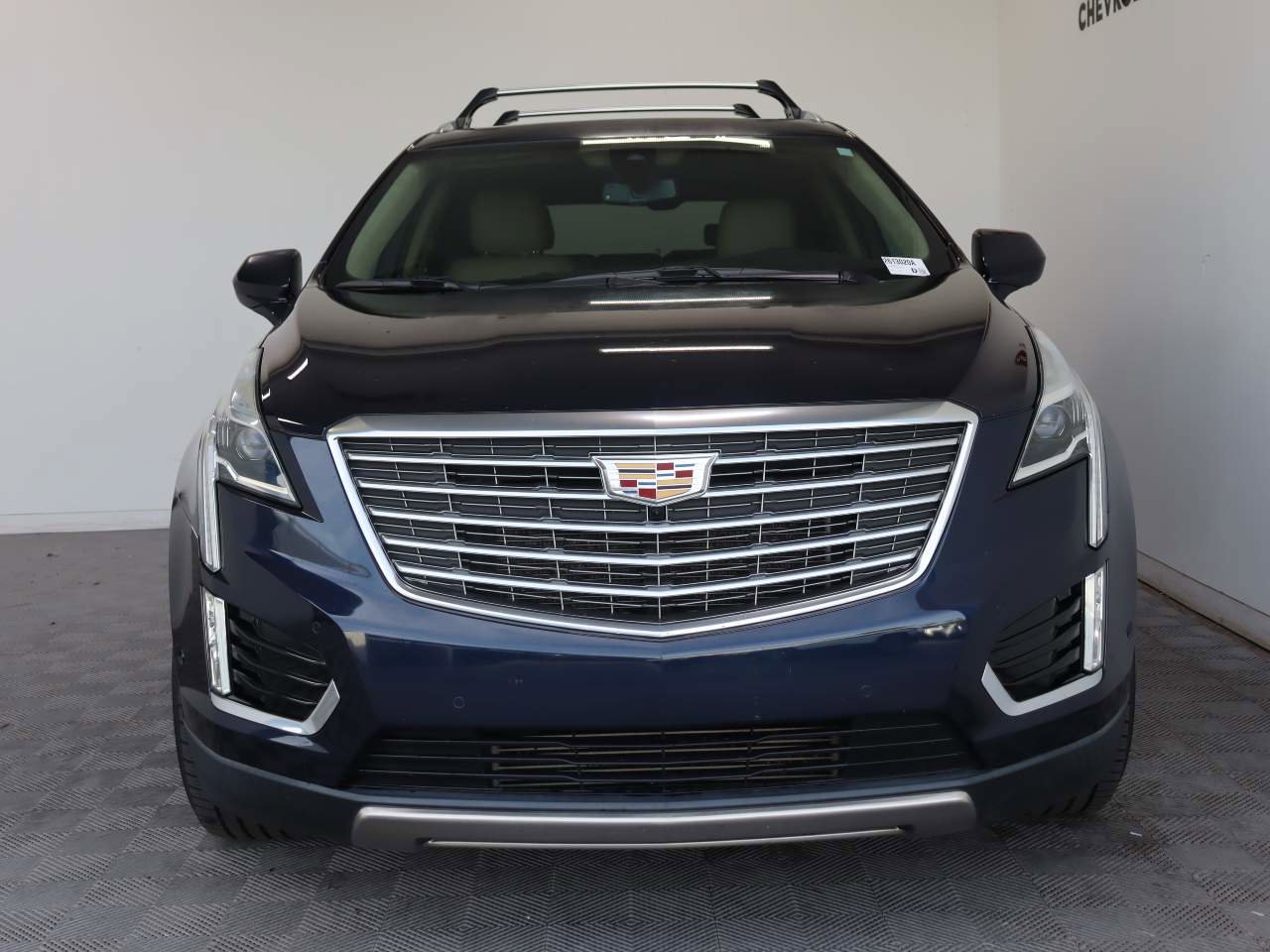 Certified 2017 Cadillac XT5 Platinum w/ Driver Assist Package AWD/4WD image 2