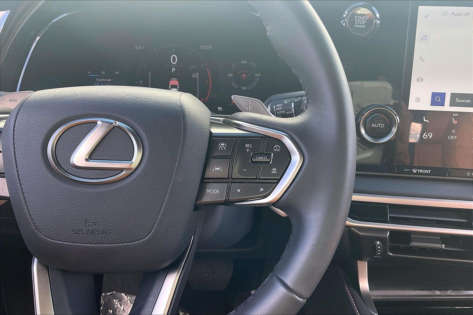 Used 2025 Lexus RX 350 FWD w/ Technology Package image 24