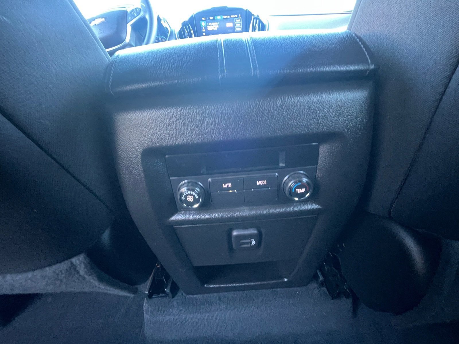 Used 2023 Chevrolet Traverse LT image 24