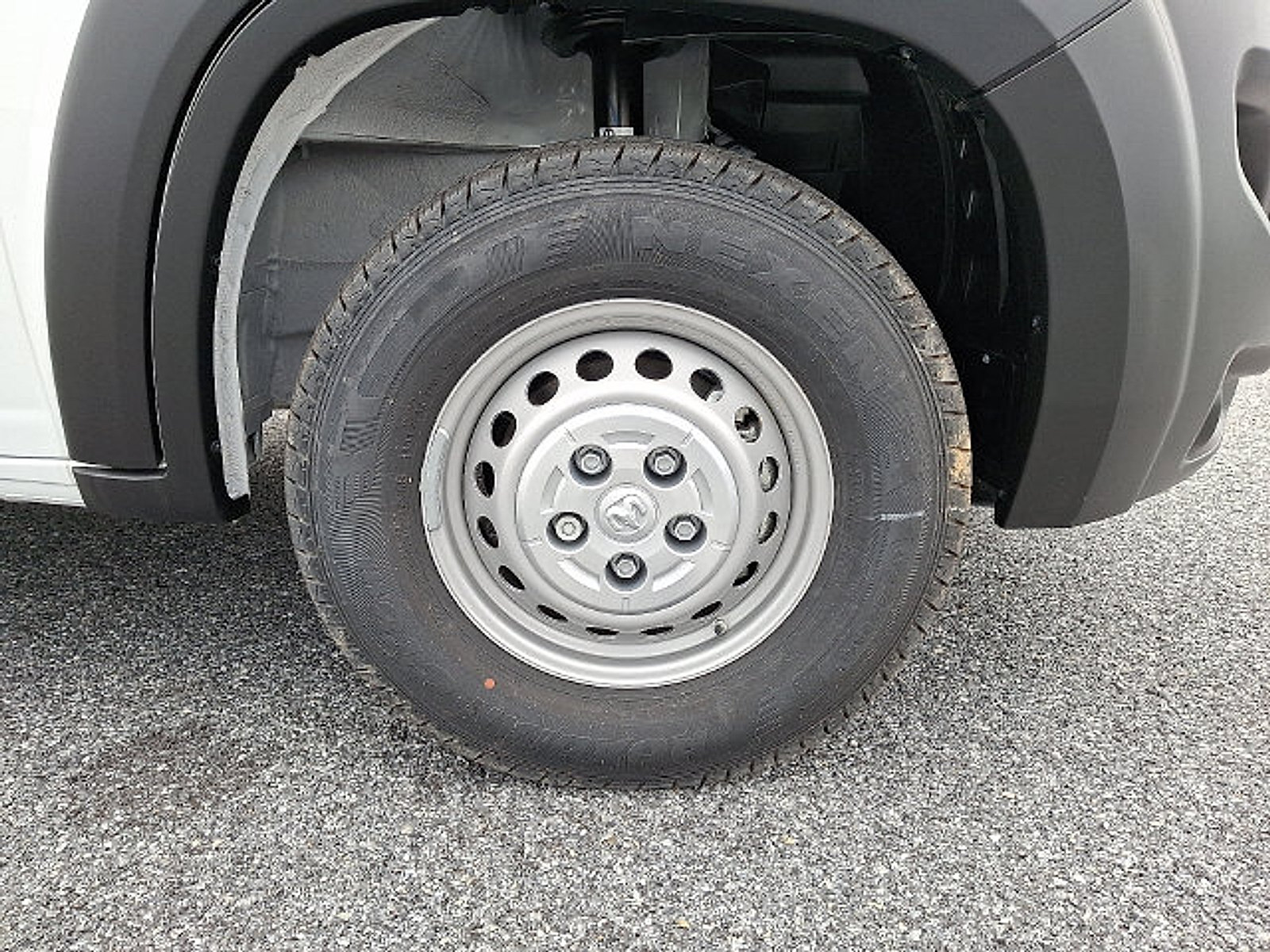 Used 2024 RAM ProMaster 3500 w/ Safety Group FWD image 7