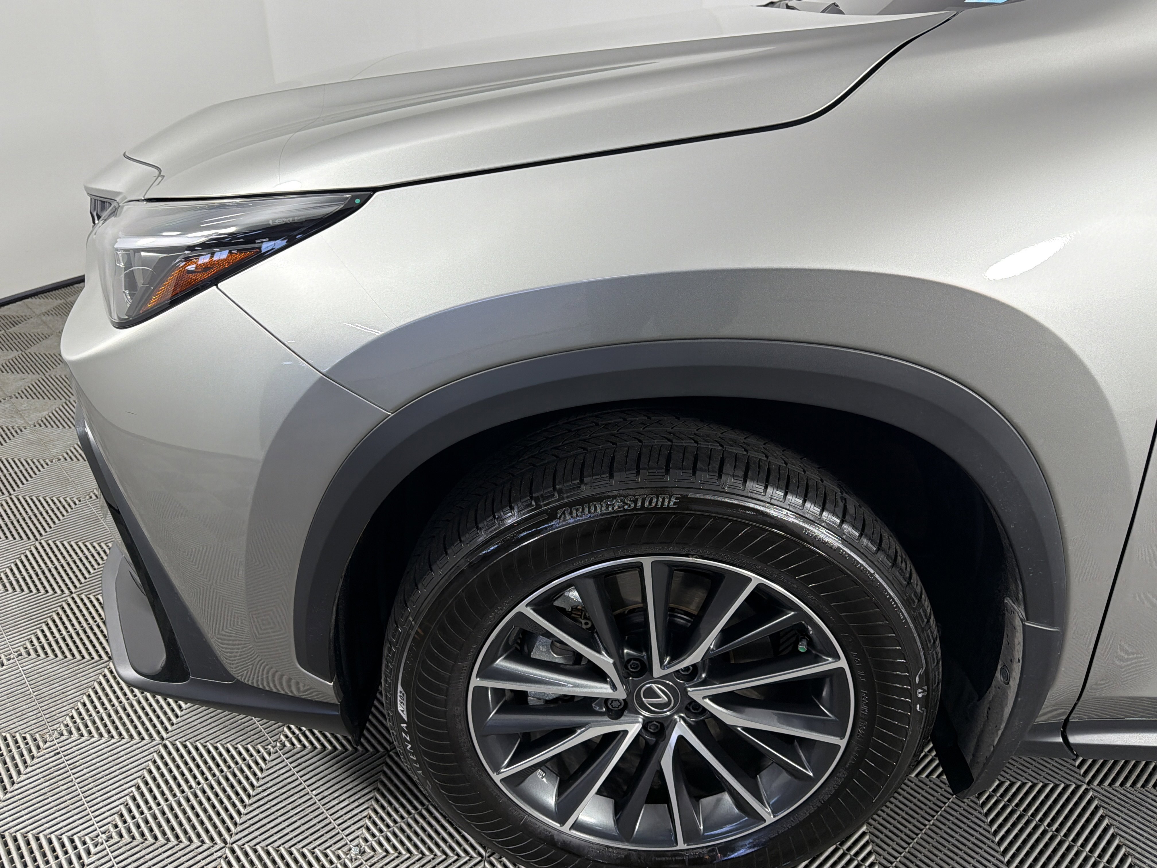 Certified 2025 Lexus NX 350h AWD w/ Accessory Package (2T) image 5
